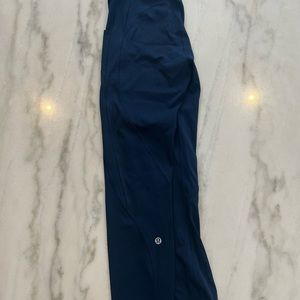 Like New LULULEMON leggings nave size 4